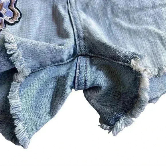 Juniors Arizona Jean Co Shortie Distressed Floral Cut-off Shorts Size 1 - Picture 10 of 10